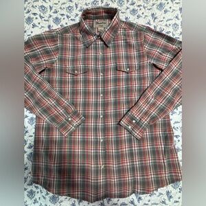 Wrangler Rancher size L Gray plaid Pearl snaps and cuff snaps 2 front pockets